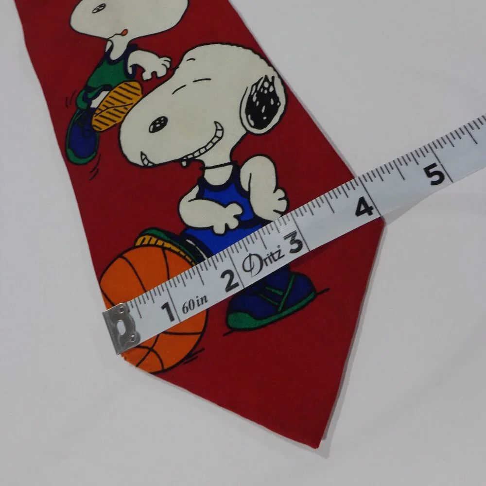 Peanuts Snoopy & Friends Tie‎ Last Second Hero Basketball 100% Silk Necktie